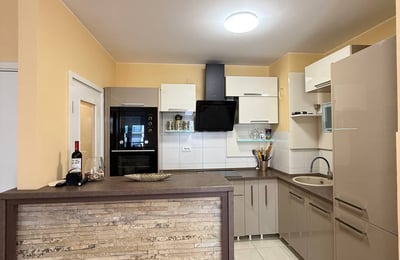 Аренда просторной и светлой 3-комнатной квартиры, 85 м², район Вождовац, Белград, Сербия